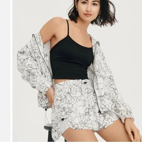 Dkny Sport Women's Ruched Windbreaker - Picture 2 of 9